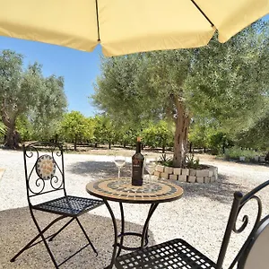 Apartment La Casa Dei Limoni Con Piscina, Noto